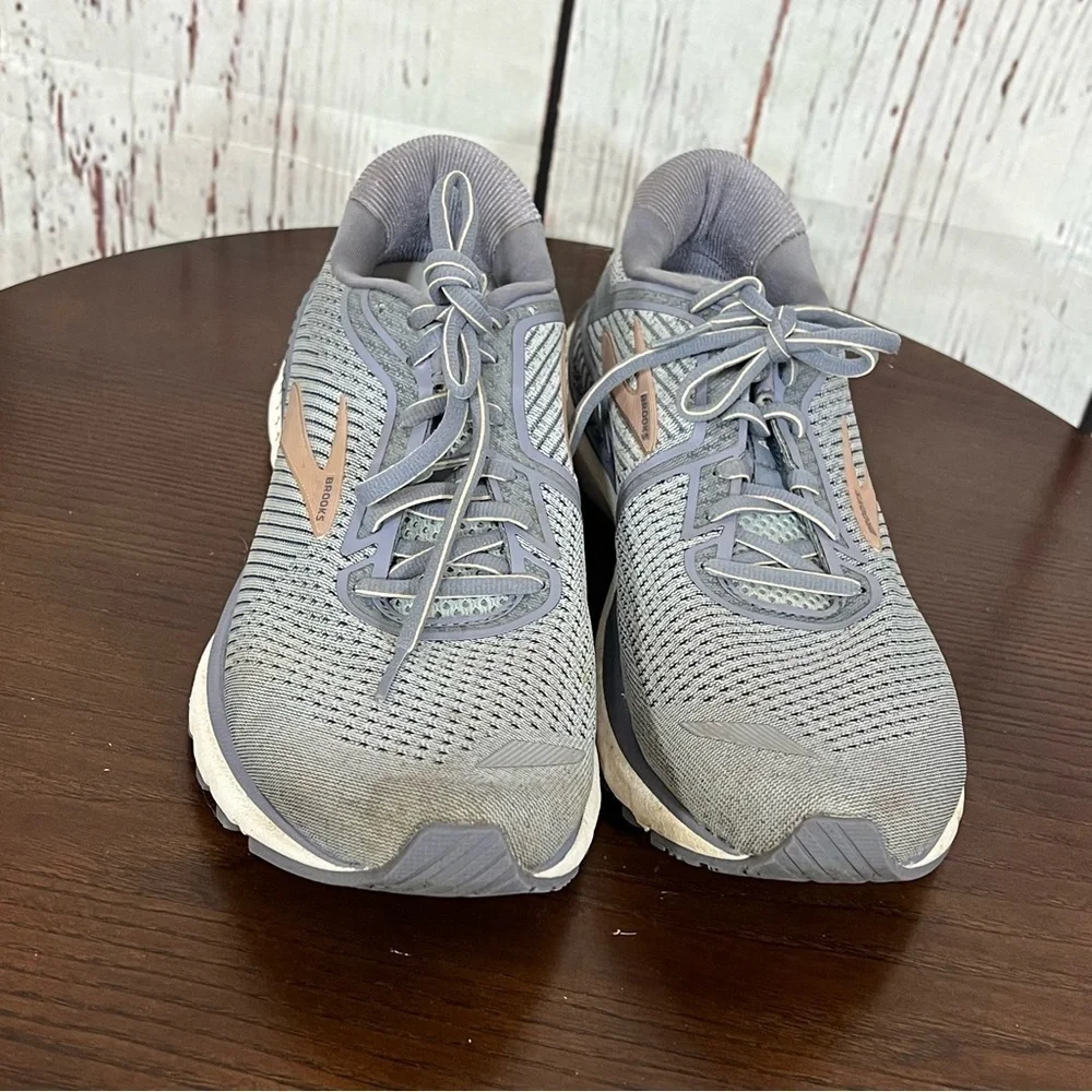 Brooks Gray Women’s Athletic Shoes Breathable Mesh Cushioned Midsole 10.5 GUC